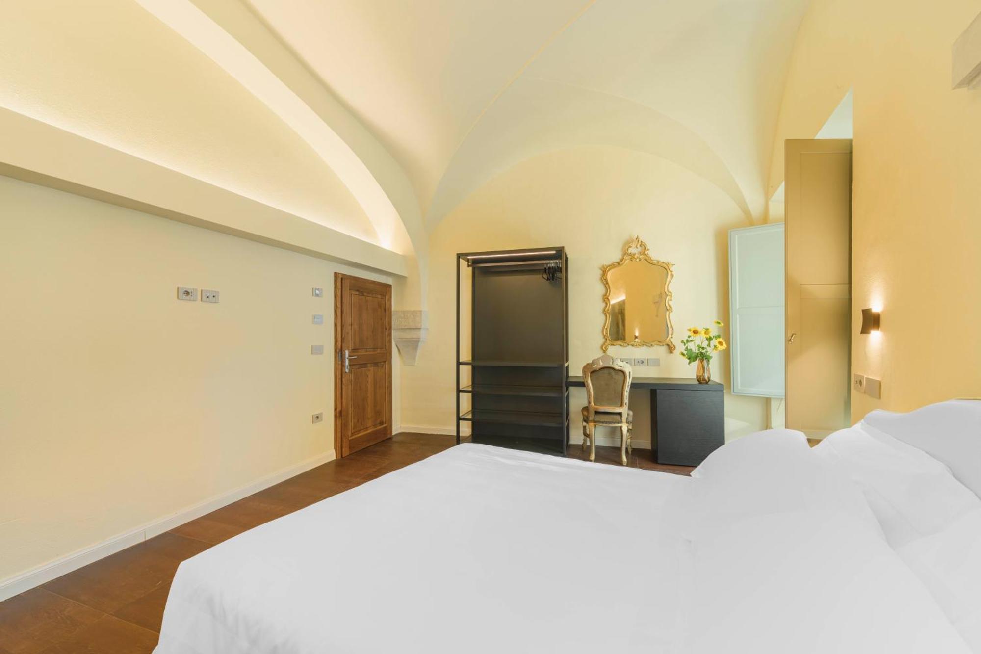 Palazzo Patrizi Suites & Spa Siena Exterior photo