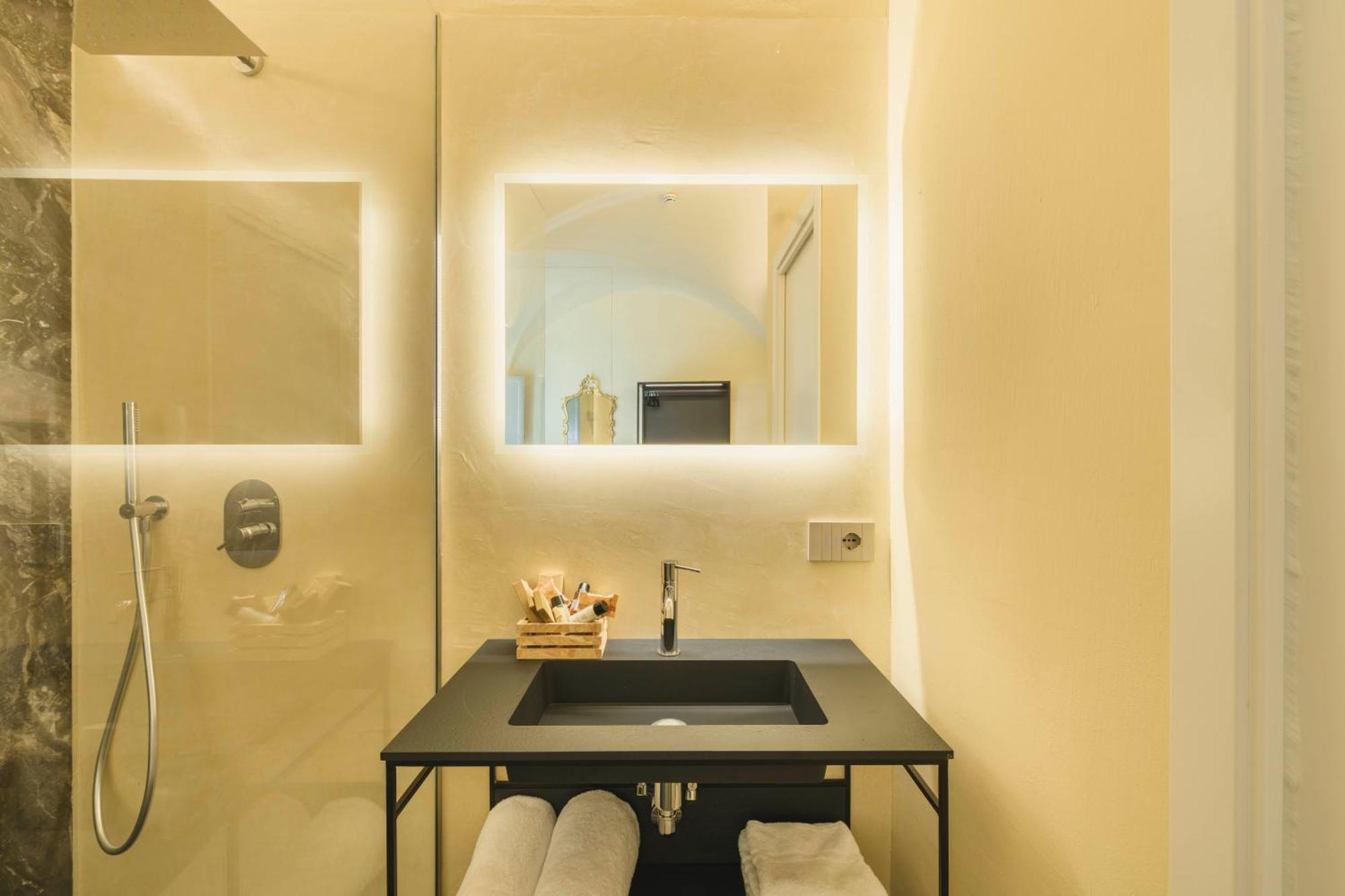 Palazzo Patrizi Suites & Spa Siena Exterior photo