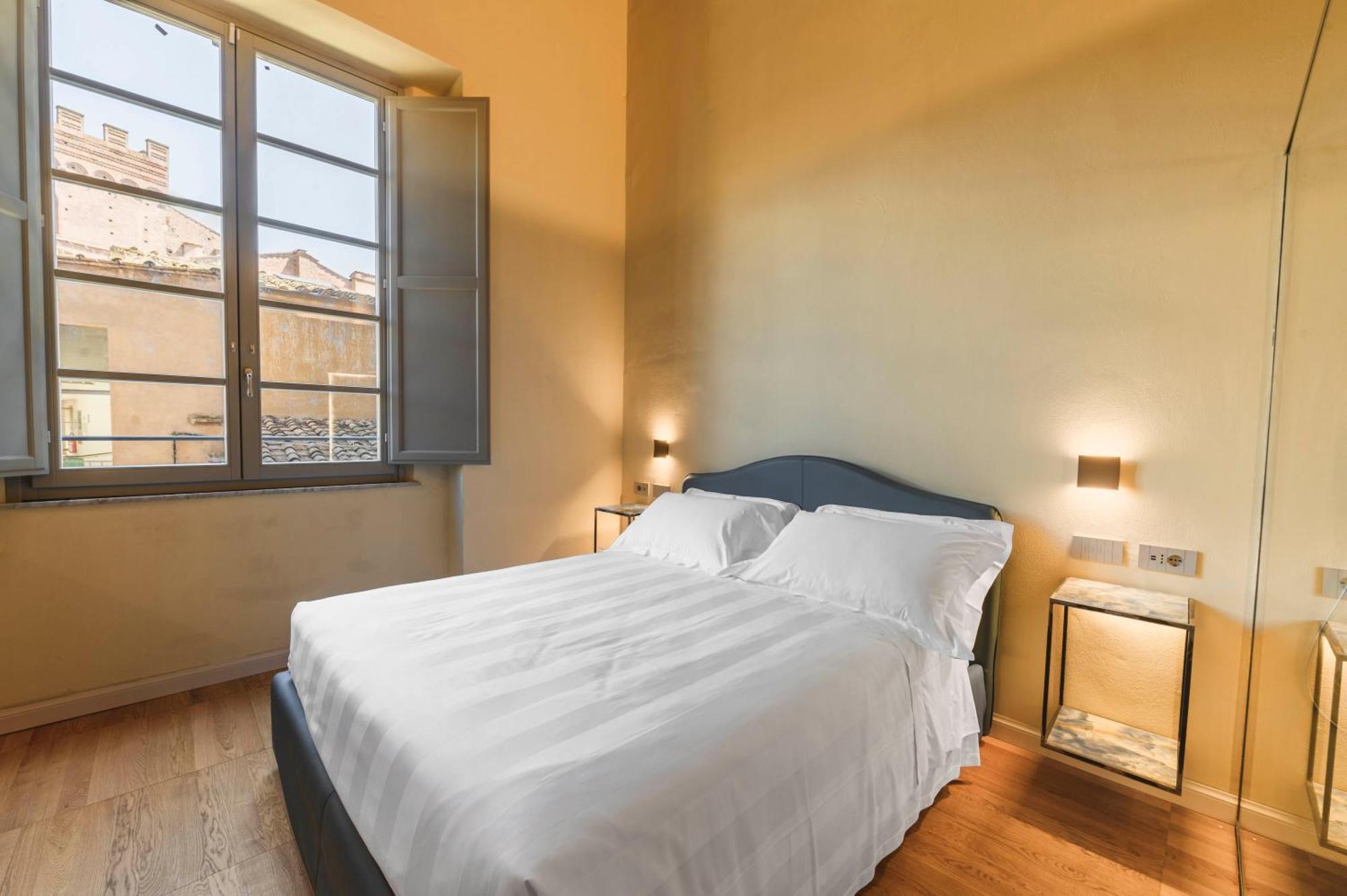 Palazzo Patrizi Suites & Spa Siena Exterior photo